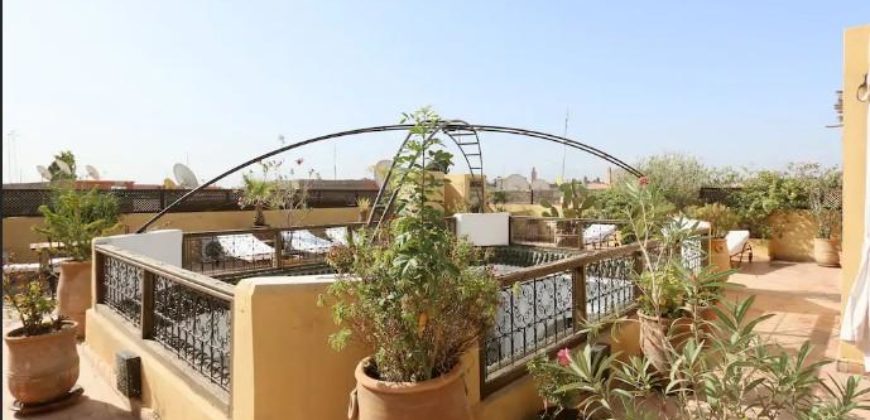 Un Riad est situé en pleine médina de Marrakech