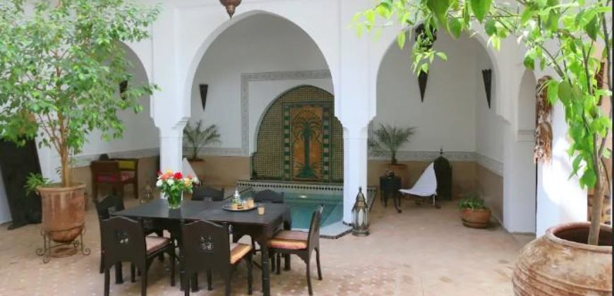 Un Riad est situé en pleine médina de Marrakech