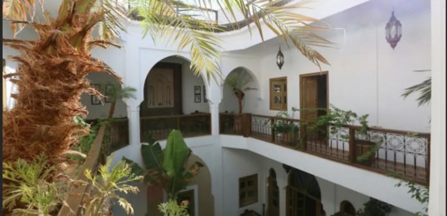 Un Riad est situé en pleine médina de Marrakech