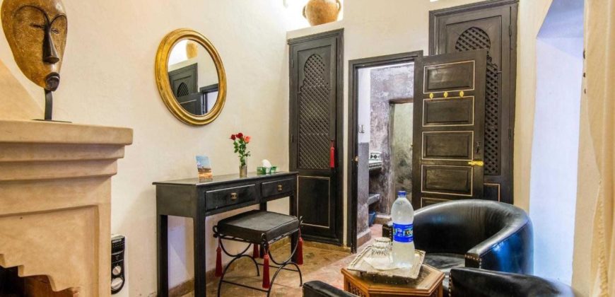 beau Riad traditionnel transformer en maison d’hôtes Médina – Marrakech