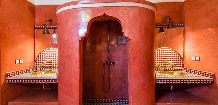 beau Riad traditionnel transformer en maison d’hôtes Médina – Marrakech