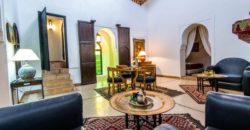 beau Riad traditionnel transformer en maison d’hôtes Médina – Marrakech