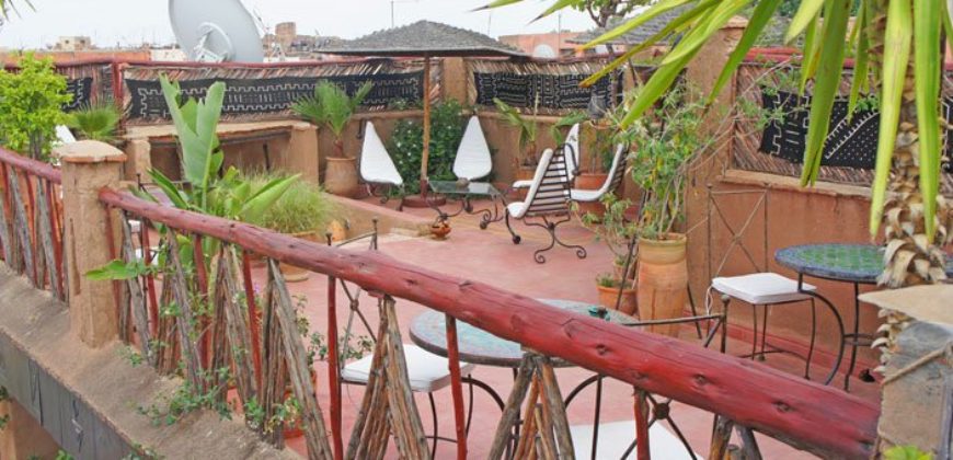 splendide  riad est situé dans l’un des endroits les plus préféré pour les visiteurs du Marrakech