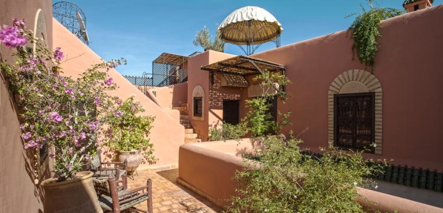 grand Riad est implanté situé à 5 minutes à pied de la place Jamaâ El Fna-Marrakech