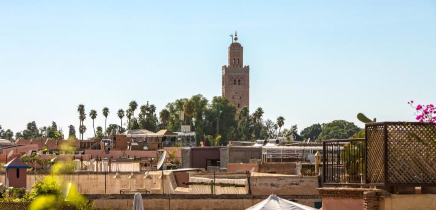 grand Riad est implanté situé à 5 minutes à pied de la place Jamaâ El Fna-Marrakech
