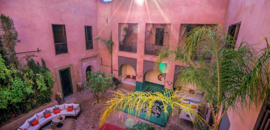 Riad est Situé juste à côté du Palais Royal à la Médina-Marrakech